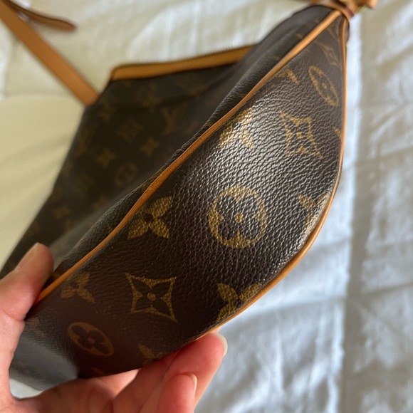 Louis Vuitton Odeon Monogram crossbody - Picture 9 of 10